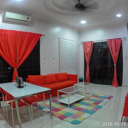 Holiday Homestay Dungun Exterior foto